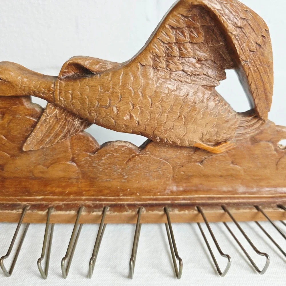 Vintage Faux Wood Flying Mallard Duck Wall Tie Belt Rack 12 Hooks